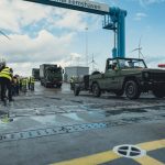 Een recente investering van Defensie: de ingebruikname van een extra transportschip, dat zowel containers als voertuigen en helikopters kan vervoeren. (Foto: Ministerie van Defensie)