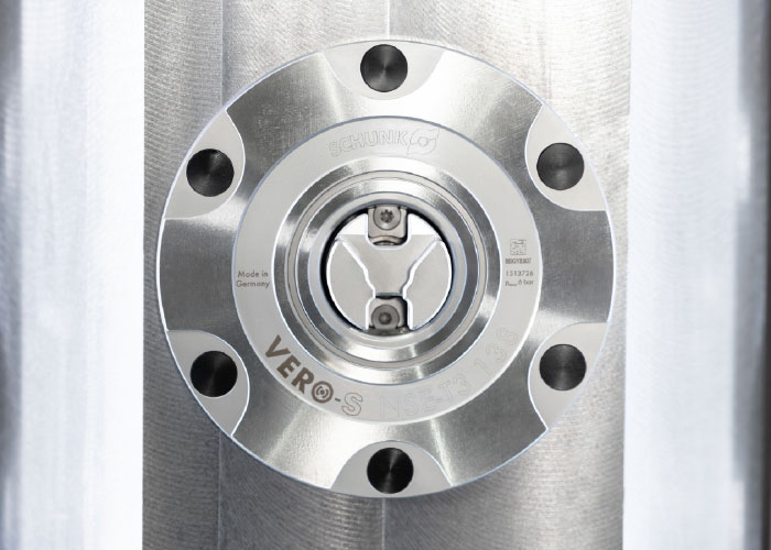De nieuwe VERO-S- taper aligning hook verhoogt de procesbetrouwbaarheid bij het beladen en ontladen van spantorens.