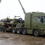 De Broshuis HET is ontwikkeld voor het transport van zware militaire voertuigen, waaronder Leopard-gevechtstanks. Het laadvermogen bedraagt 85 ton en kan, in combinatie met een zwaardere trekker, worden verhoogd naar 90 ton.