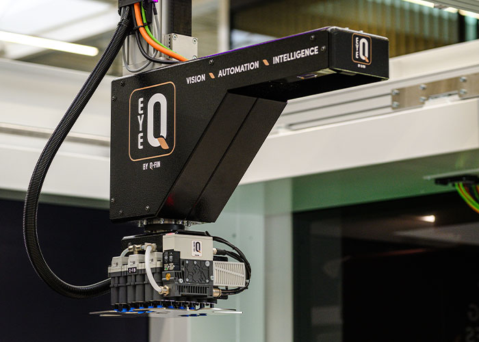 Alle Qubes zijn standaard uitgerust met EYE-Q visiontechnologie voor het herkennen, grijpen en positioneren van plaatdelen.