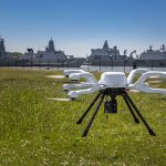 Kleine en middelgrote bedrijven hebben vaak goede ideeën, maar het duurt te lang voordat de technologie bij de krijgsmacht terechtkomt. De drempel om te innoveren moet verlaagd worden.