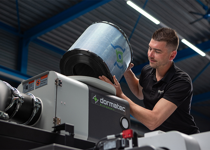 Daarom realiseren we met Dormac Robotics complete CNC-automatiseringen en bieden we via Dormatec Environment Systems oplossingen voor procesoptimalisatie. Machine, automatisering, randapparatuur en ondersteuning komen zo steeds verder bij elkaar.