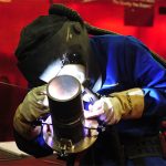 Er is nog onvoldoende inzicht in de geschiktheid van persoonlijke beschermingsmiddelen, met name werkkleding en handschoenen, bij het handlaserlassen.